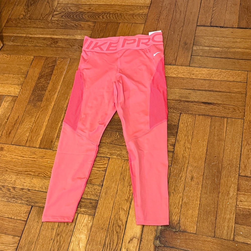 Nike Pro Women’s Bright Pink/Coral Leggings